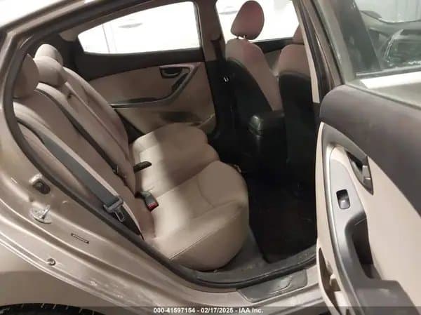 Hyundai Elantra 2016