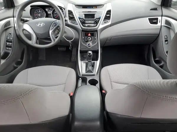 Hyundai Elantra 2016