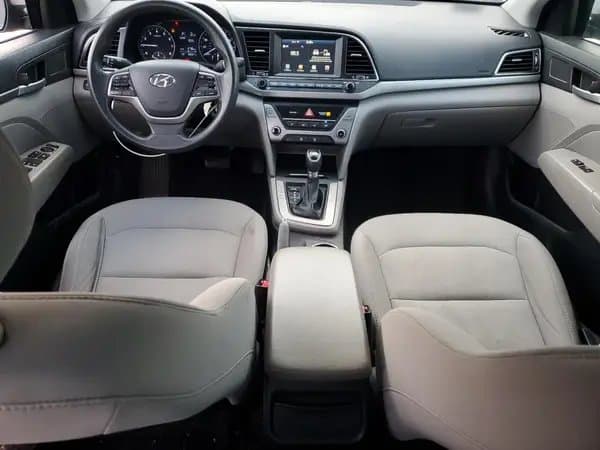 Hyundai Elantra 2017