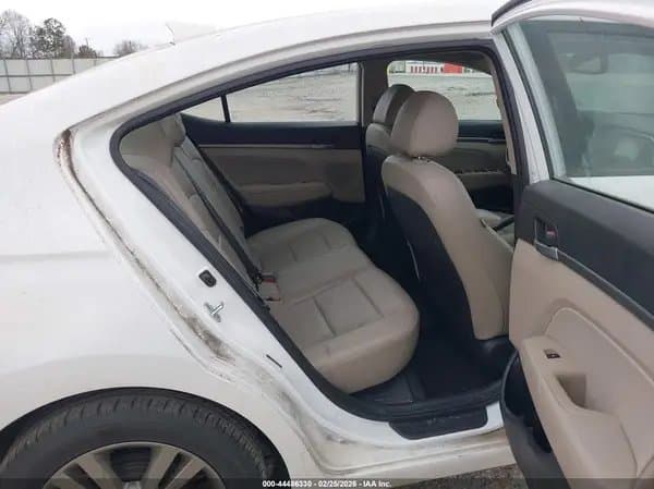 Hyundai Elantra 2017
