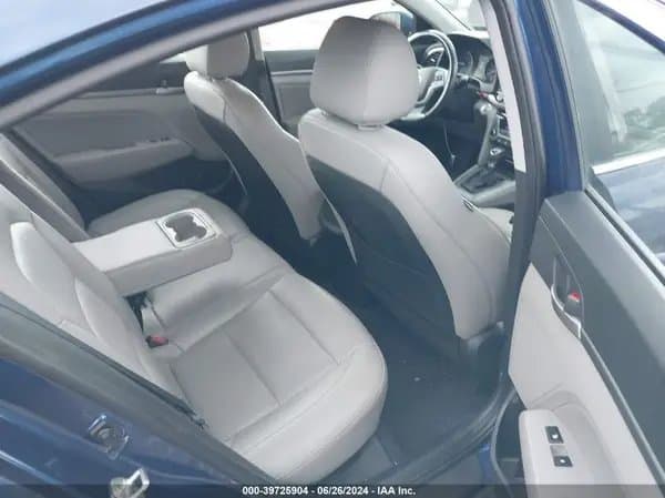 Hyundai Elantra 2018