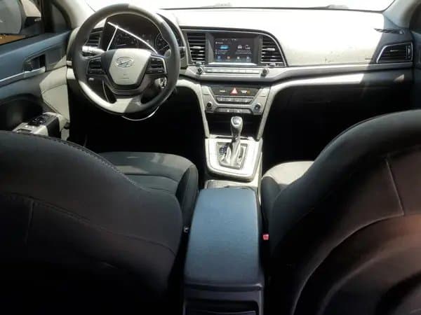 Hyundai Elantra 2018