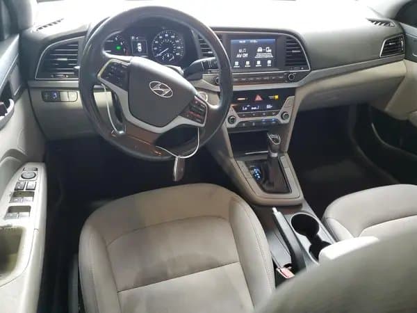 Hyundai Elantra 2018