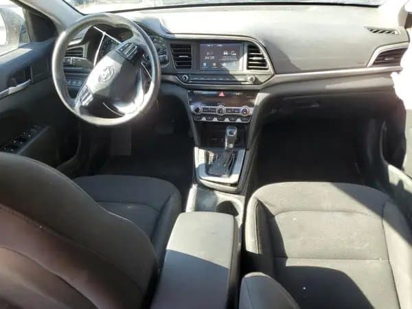 Hyundai Elantra 2020