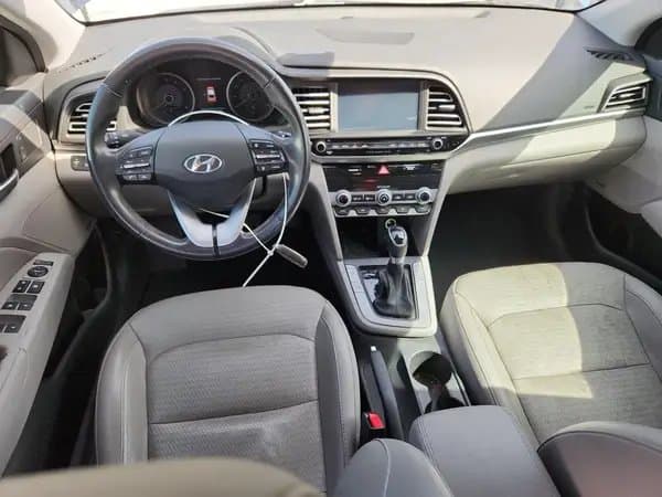 Hyundai Elantra 2020