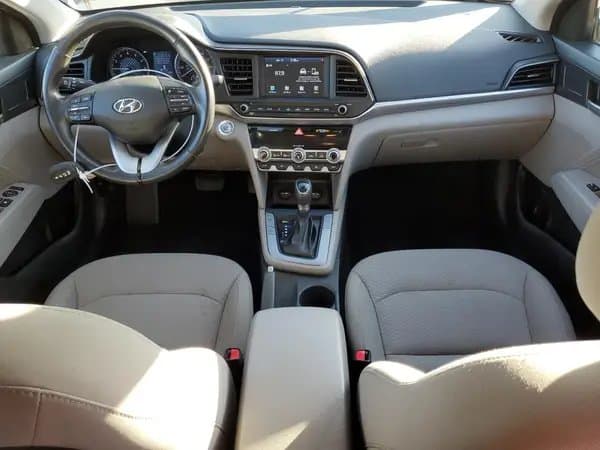Hyundai Elantra 2020