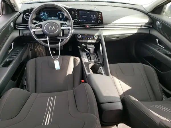 Hyundai Elantra 2021