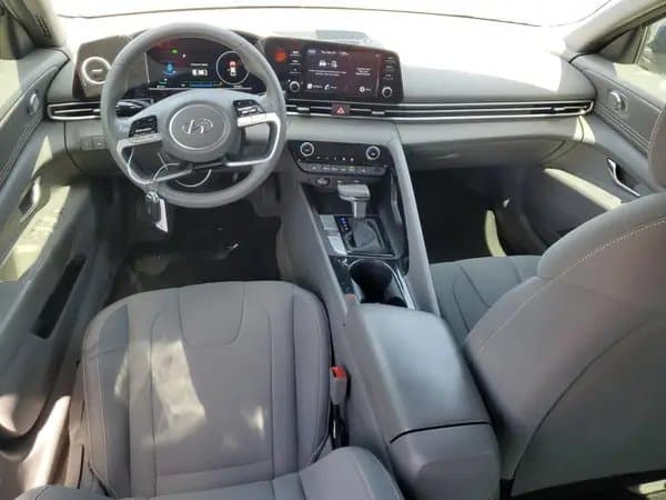 Hyundai Elantra 2021