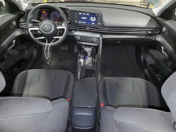 Hyundai Elantra 2021