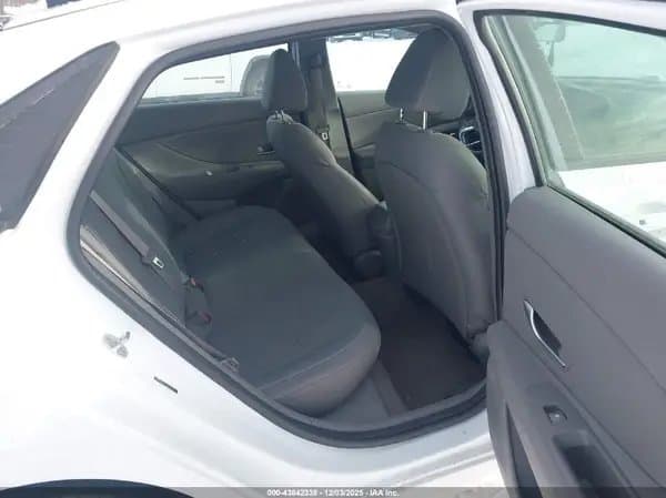 Hyundai Elantra 2021