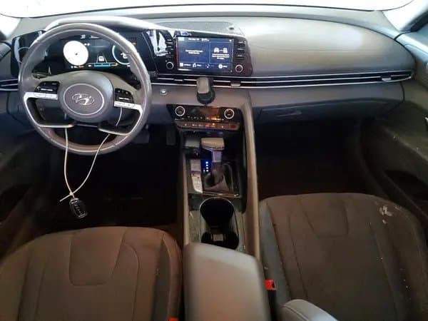 Hyundai Elantra 2021