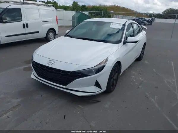 Hyundai Elantra 2021