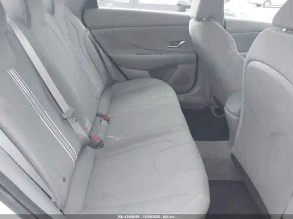 Hyundai Elantra 2021