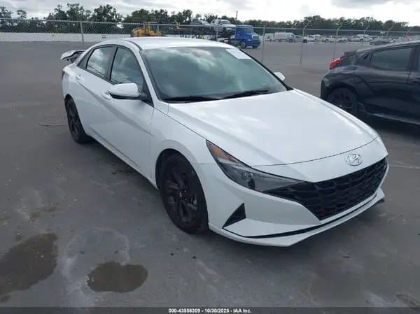 Hyundai Elantra 2021