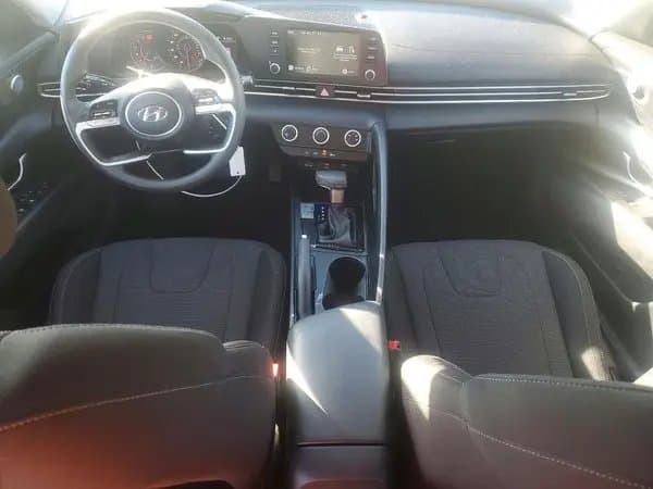 Hyundai Elantra 2021