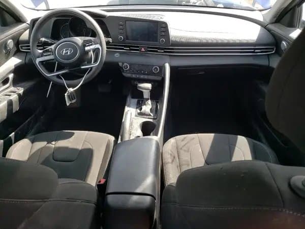Hyundai Elantra 2021