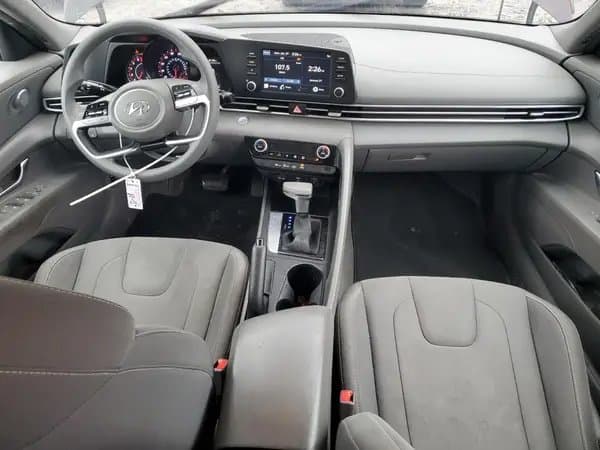 Hyundai Elantra 2021