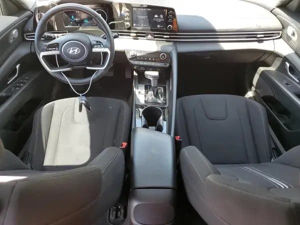 Hyundai Elantra 2021