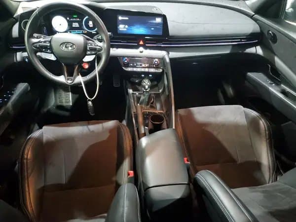 Hyundai Elantra 2022