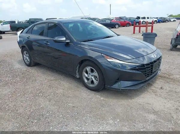 Hyundai Elantra 2022