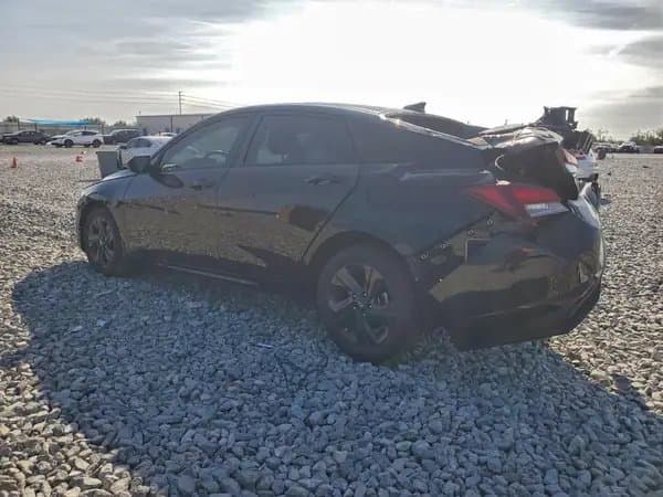 Hyundai Elantra 2022