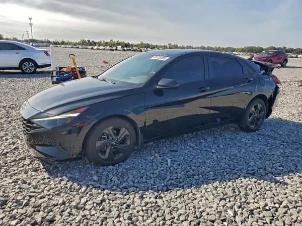 Hyundai Elantra 2022