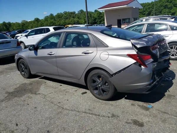 Hyundai Elantra 2022