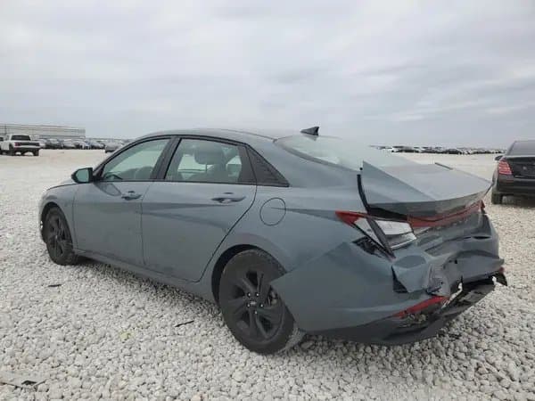 Hyundai Elantra 2022