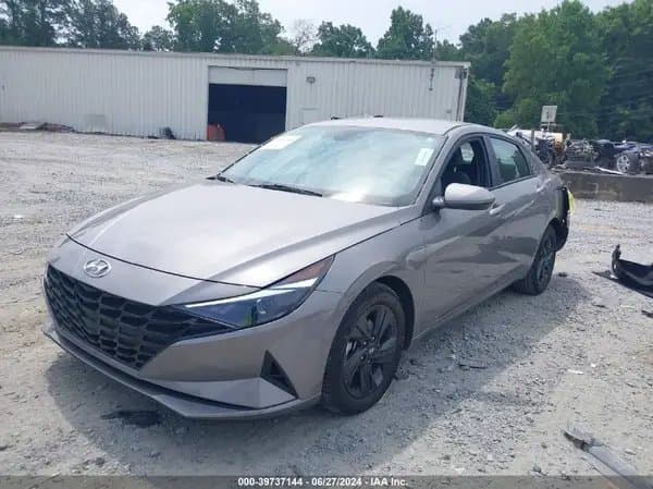Hyundai Elantra 2022