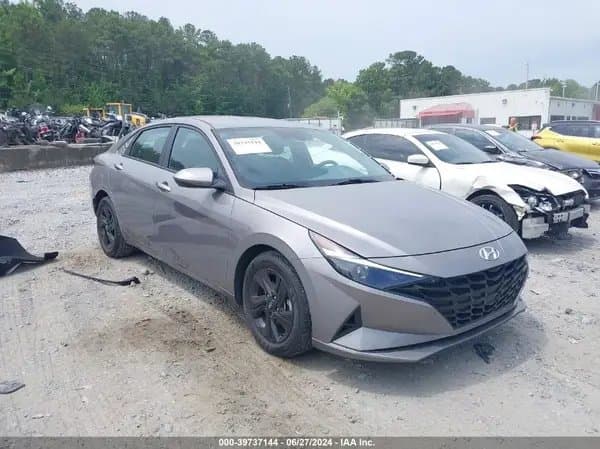 Hyundai Elantra 2022
