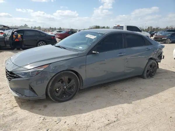 Hyundai Elantra 2022