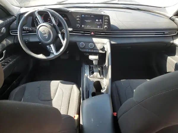 Hyundai Elantra 2022