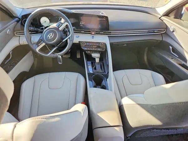 Hyundai Elantra 2023