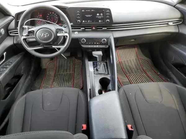 Hyundai Elantra 2023
