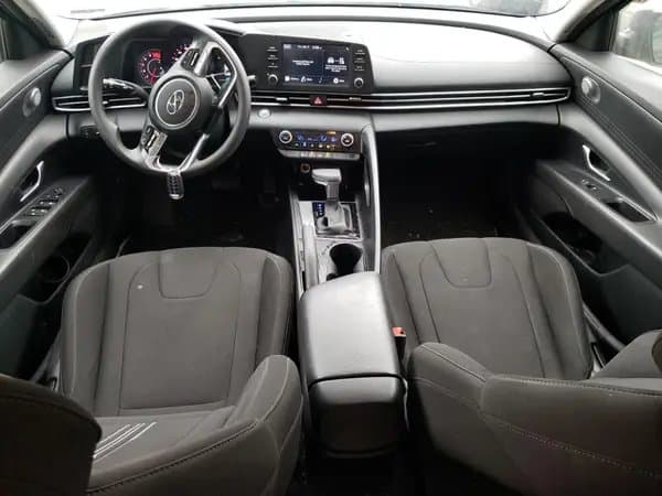 Hyundai Elantra 2023