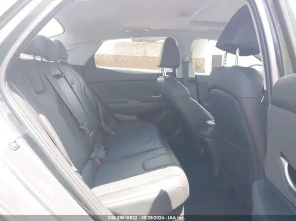 Hyundai Elantra 2023