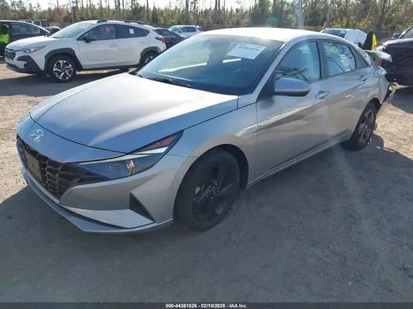 Hyundai Elantra 2023
