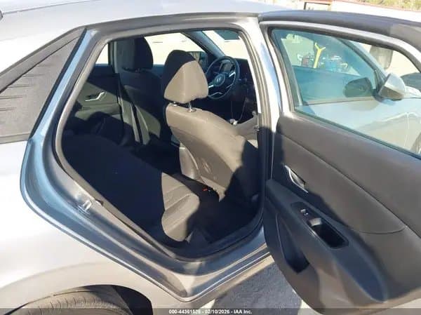 Hyundai Elantra 2023