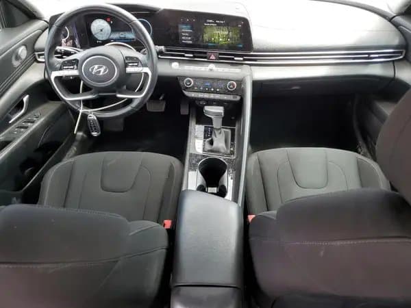 Hyundai Elantra 2023