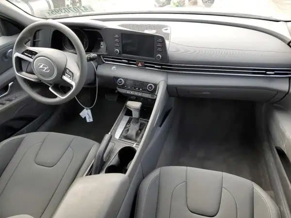 Hyundai Elantra 2023