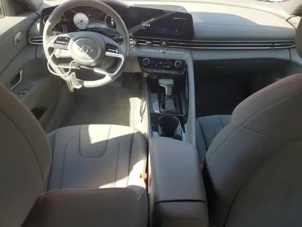 Hyundai Elantra 2023