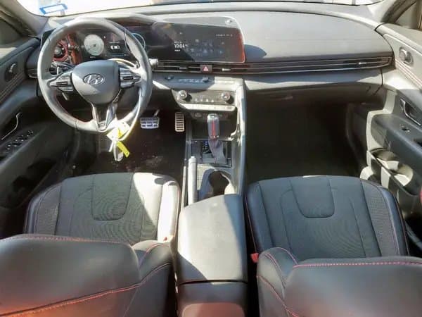 Hyundai Elantra 2023