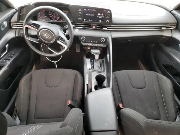 Hyundai Elantra 2023