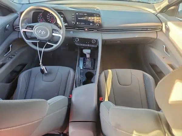 Hyundai Elantra 2023