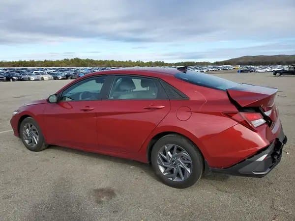 Hyundai Elantra 2024