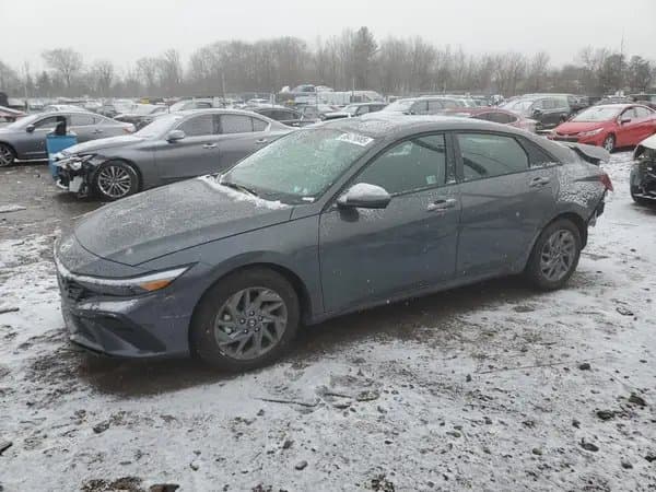Hyundai Elantra 2024