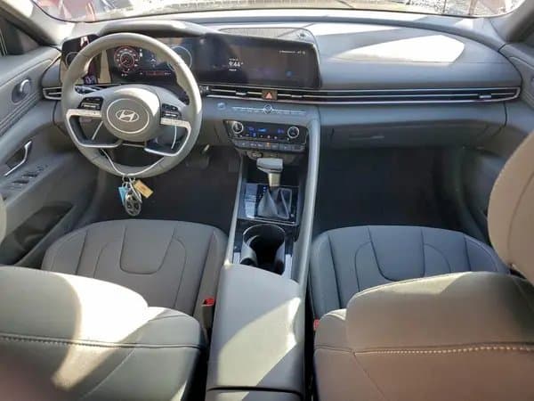 Hyundai Elantra 2025