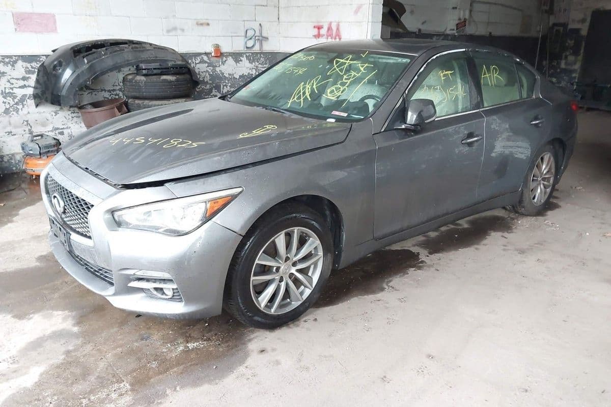 Infiniti Q50 2014