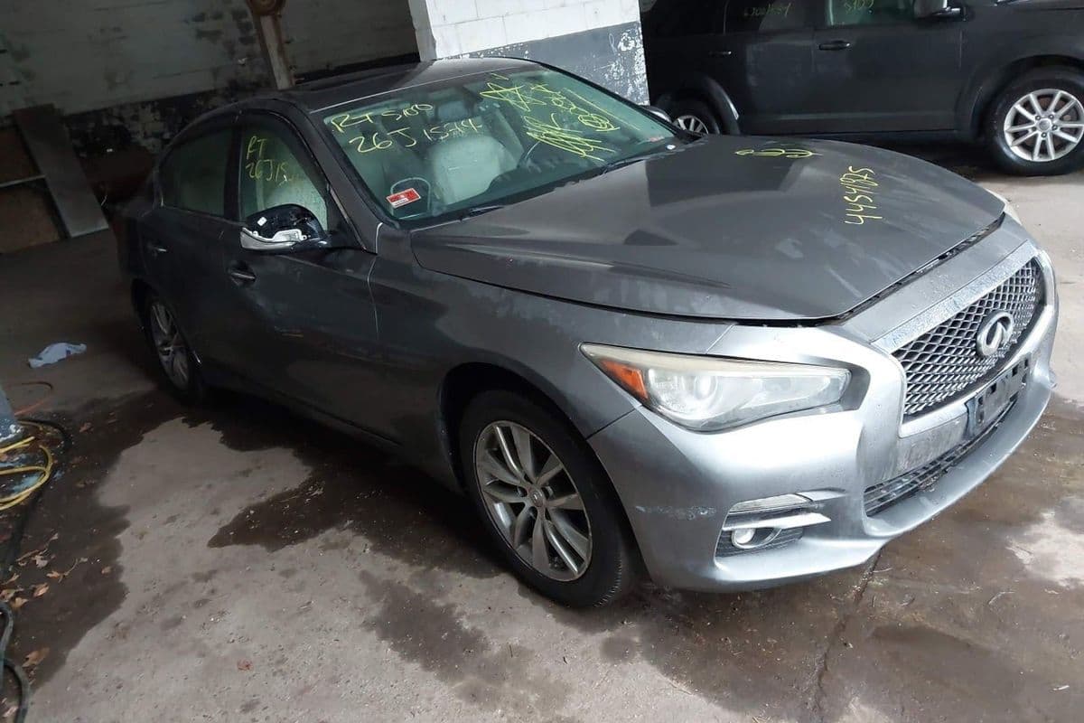 Infiniti Q50 2014