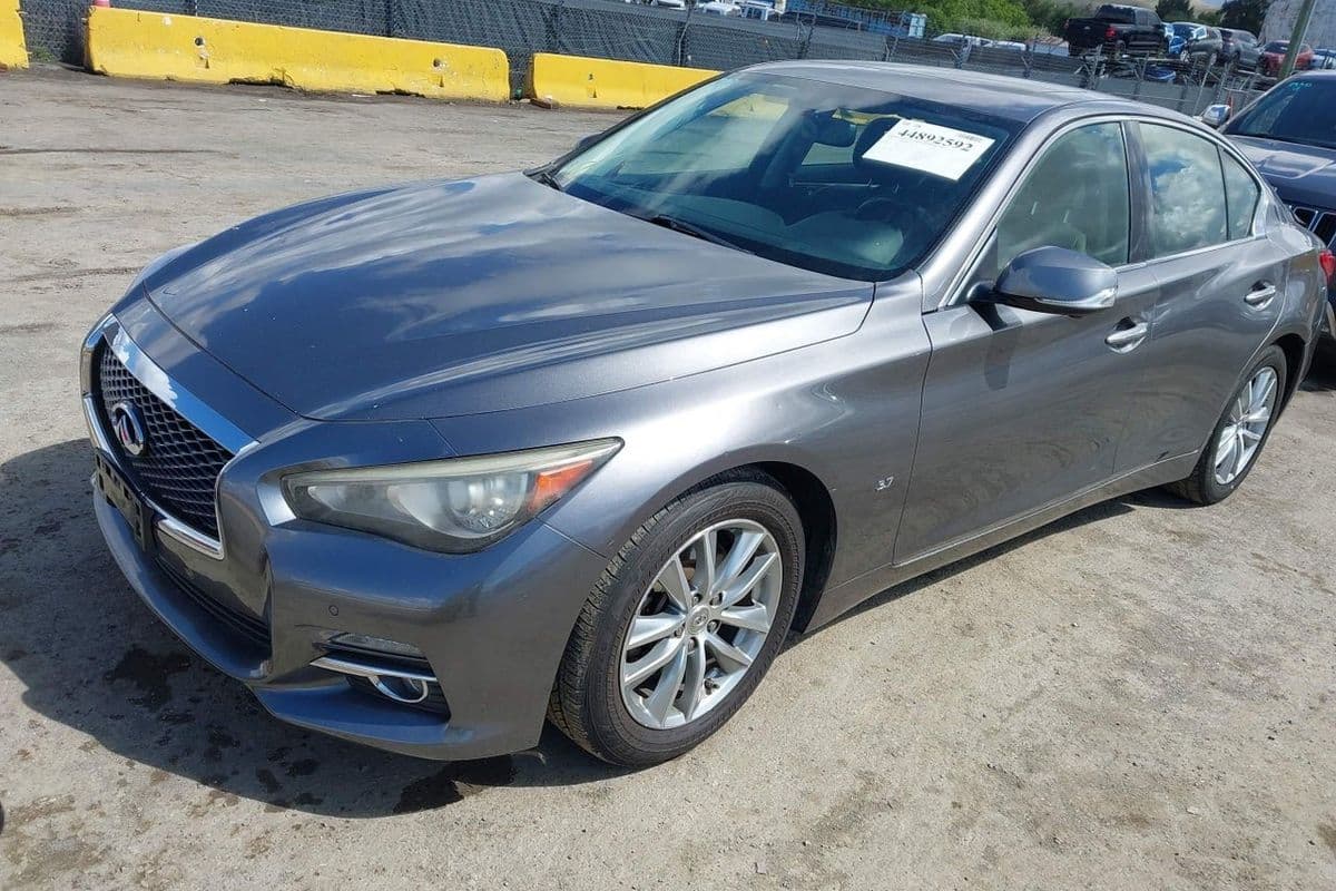 Infiniti Q50 2014